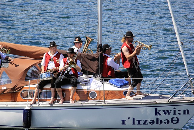 杨鸣带领弗格和刘雁宇备战上海客场之旅.